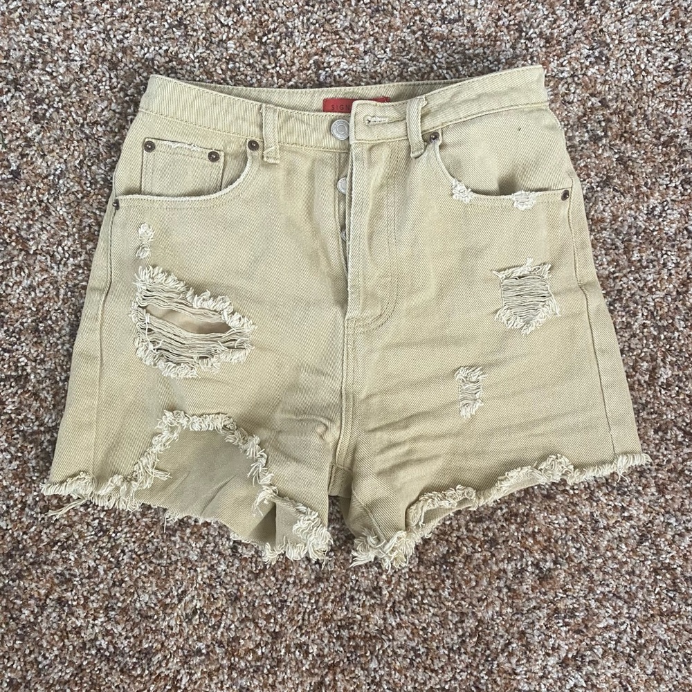 Signature 8 distressed shorts